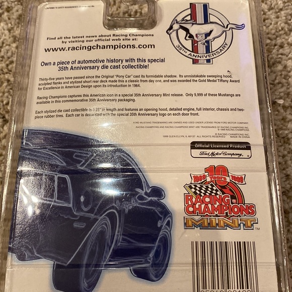 Collectible Vintage Mustangs Lot 35th Anniversary - Picture 6 of 12
